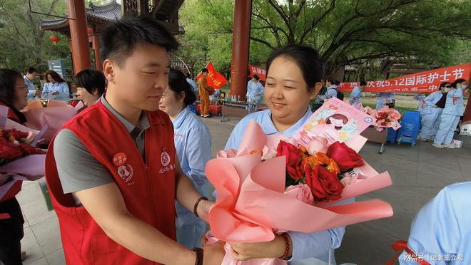 业致敬白衣天使凝聚社会温情凯发k8娱乐唯一沈阳爱心企(图4)
